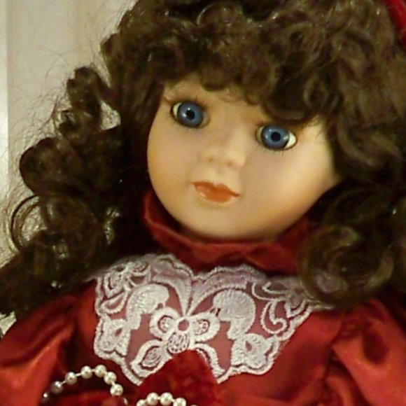 *Cathay Collection Porcelain 2 Doll W/Stand - Picture 4 of 9